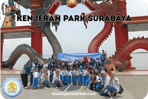 Keluarga berwisata edukasi